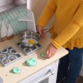 Kidkraft Detská Kuchynka Whisk & Wash