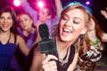 Mikrofón Karaoke Bluetooth čierny na batérie s USB káblom