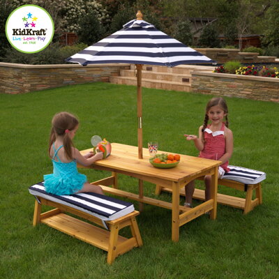 KidKraft záhradný stôl s lavicami a slnečníkom