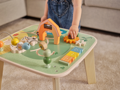 Tiny Love Stolík s aktivitami drevený Farmers Funday