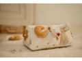 Little Dutch Vankúšik trojhranný s aktivitami Newborn Naturals