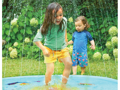 B-Toys Striekacia hracia podložka Splish 'n' Splash