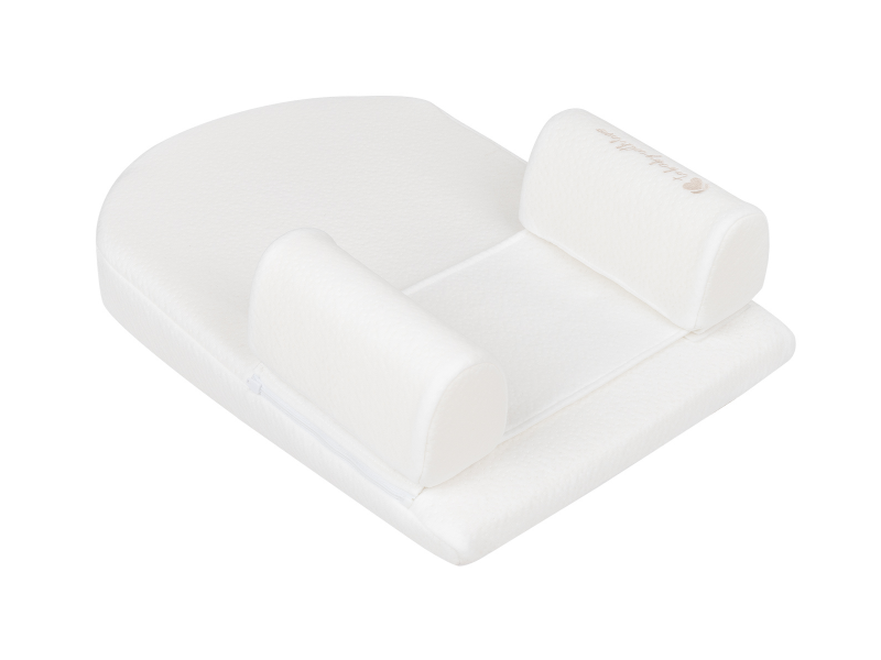 KikkaBoo Polohovacia podložka z pamäťovej peny klinová Airknit White KikkaBoo Polohovacia podložka z pamäťovej peny klinová Airknit White